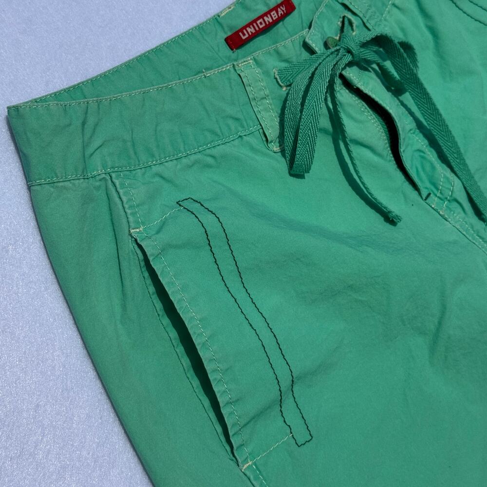 Union Bay Juniors 3 Green Capri pants - Picture 4 of 5